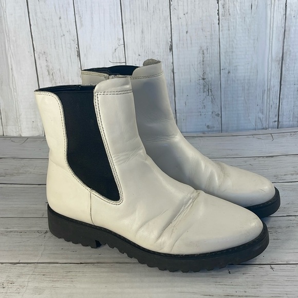 Franco Sarto White Leather Carian Chelsea Ankle Bootie - Picture 1 of 10
